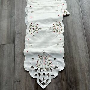 Holiday table runner